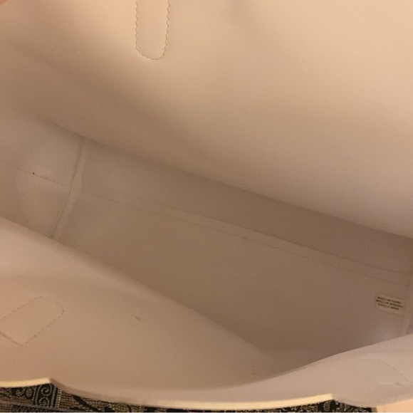 Arcadia Beauty Labs Spring Petal Tote Elegant White Bag 314968  NWT - Picture 8 of 10